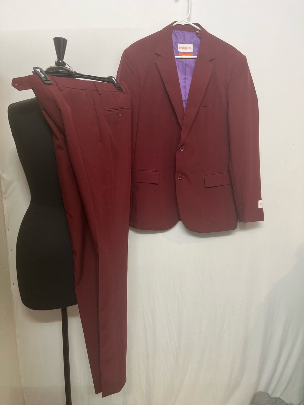 OppoSuits Men's Wine Red Two-Piece Suit/ no tags